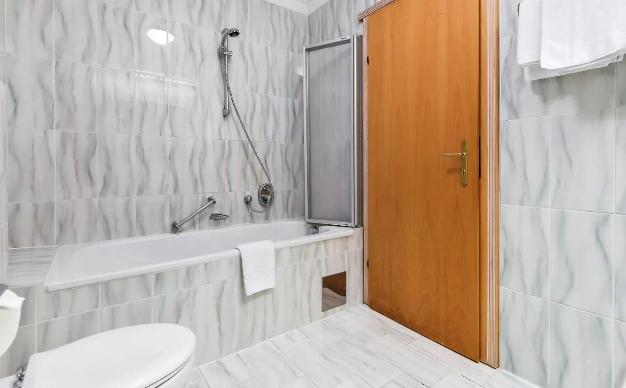 Hotel Pension Sylvia By Skinetworks Ischgl